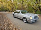 Mercedes-Benz E 200 1996 годаүшін3 000 000 тг. в Семей – фото 3