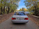 Mercedes-Benz E 200 1996 годаүшін3 000 000 тг. в Семей – фото 5