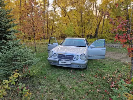 Mercedes-Benz E 200 1996 года за 3 000 000 тг. в Семей – фото 7