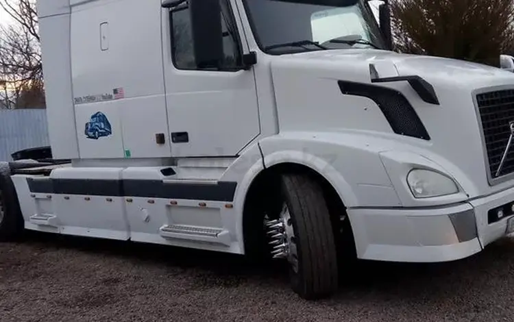 Volvo  VNL 2005 года за 9 000 000 тг. в Тараз