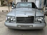 Mercedes-Benz E 280 1994 года за 2 900 000 тг. в Шымкент – фото 2