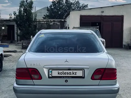 Mercedes-Benz E 320 1997 года за 3 500 000 тг. в Мангистау – фото 3