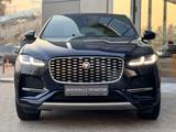 Jaguar F-Pace 2022 года за 26 800 000 тг. в Алматы – фото 2