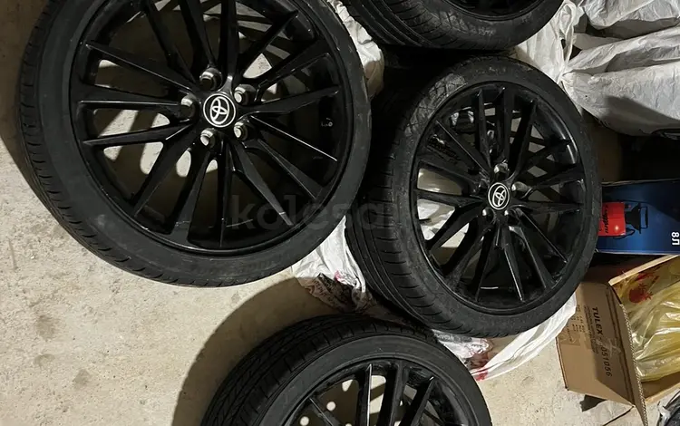 Комплект колес Bridgestone R 19 за 400 000 тг. в Уральск