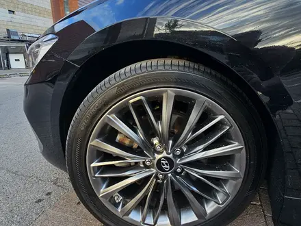 Hyundai Grandeur 2018 года за 11 290 000 тг. в Алматы – фото 16