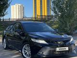 Toyota Camry 2020 года за 14 100 000 тг. в Астана