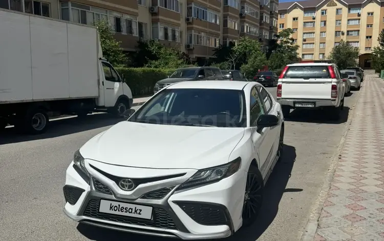 Toyota Camry 2021 года за 11 000 000 тг. в Актау