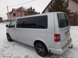 Volkswagen Caravelle 2004 года за 5 100 000 тг. в Астана