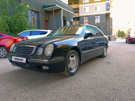 Mercedes-Benz E 320 2000 года за 4 000 000 тг. в Актобе – фото 4