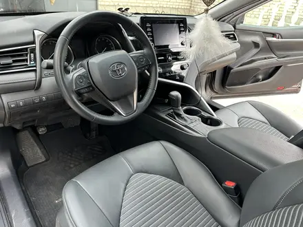 Toyota Camry 2021 года за 13 800 000 тг. в Костанай – фото 7