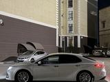 Toyota Camry 2018 годаүшін13 500 000 тг. в Жанаозен – фото 3
