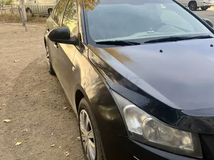 Chevrolet Cruze 2011 года за 3 200 000 тг. в Актобе – фото 2