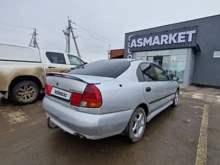 Mitsubishi Carisma 1997 года за 1 600 000 тг. в Актобе – фото 4