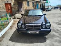 Mercedes-Benz E 230 1997 годаүшін2 500 000 тг. в Караганда