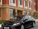Toyota Camry 2018 года за 11 900 000 тг. в Алматы – фото 4