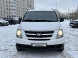 Hyundai Starex 2015 года за 12 700 000 тг. в Астана – фото 2