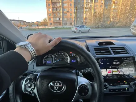 Toyota Camry 2014 года за 8 700 000 тг. в Семей – фото 2