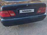 Mercedes-Benz E 230 1997 годаүшін2 000 000 тг. в Байконыр – фото 4