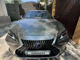 Lexus ES 300h 2018 годаүшін19 000 000 тг. в Астана – фото 3