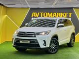 Toyota Highlander 2018 года за 17 500 000 тг. в Астана