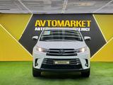 Toyota Highlander 2018 года за 17 500 000 тг. в Астана – фото 2