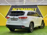 Toyota Highlander 2018 года за 17 500 000 тг. в Астана – фото 4