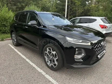 Hyundai Santa Fe 2021 года за 13 200 000 тг. в Алматы – фото 2
