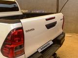 Toyota Hilux 2022 года за 19 200 000 тг. в Атырау