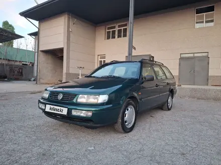 Volkswagen Passat 1996 года за 2 400 000 тг. в Шымкент