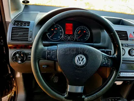 Volkswagen Touran 2007 года за 3 802 500 тг. в Актобе – фото 7