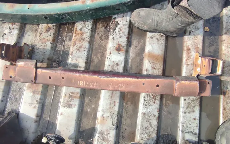 Усилитель переднего бампера crv за 20 000 тг. в Алматы