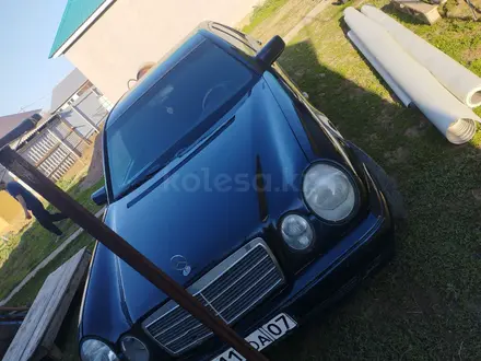 Mercedes-Benz E 200 1996 годаүшін2 300 000 тг. в Уральск