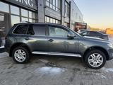 Volkswagen Touareg 2008 годаүшін7 630 000 тг. в Костанай – фото 4
