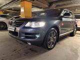Volkswagen Touareg 2008 года за 7 630 000 тг. в Костанай