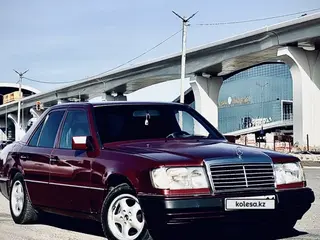 Mercedes-Benz E 230