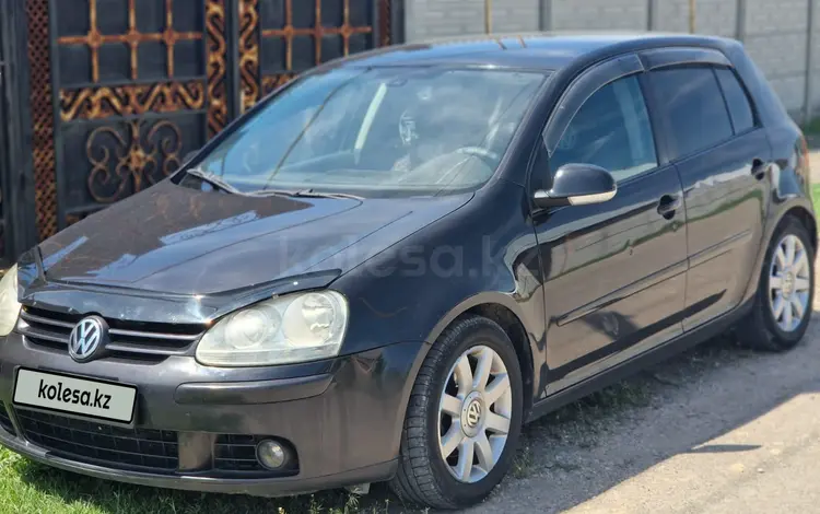 Volkswagen Golf 2005 годаүшін2 800 000 тг. в Тараз