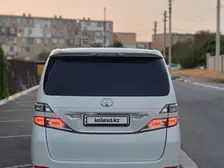 Toyota Vellfire, 2010