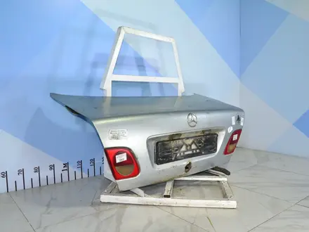 Крышка багажника Mercedes benz W210 + за 17 000 тг. в Тараз – фото 3