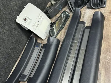 Пороги накладки детали салона зеркало ручка фонарь шторка акпп люк за 25 000 тг. в Алматы – фото 22
