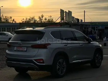 Hyundai Santa Fe 2020 года за 12 400 000 тг. в Петропавловск – фото 3
