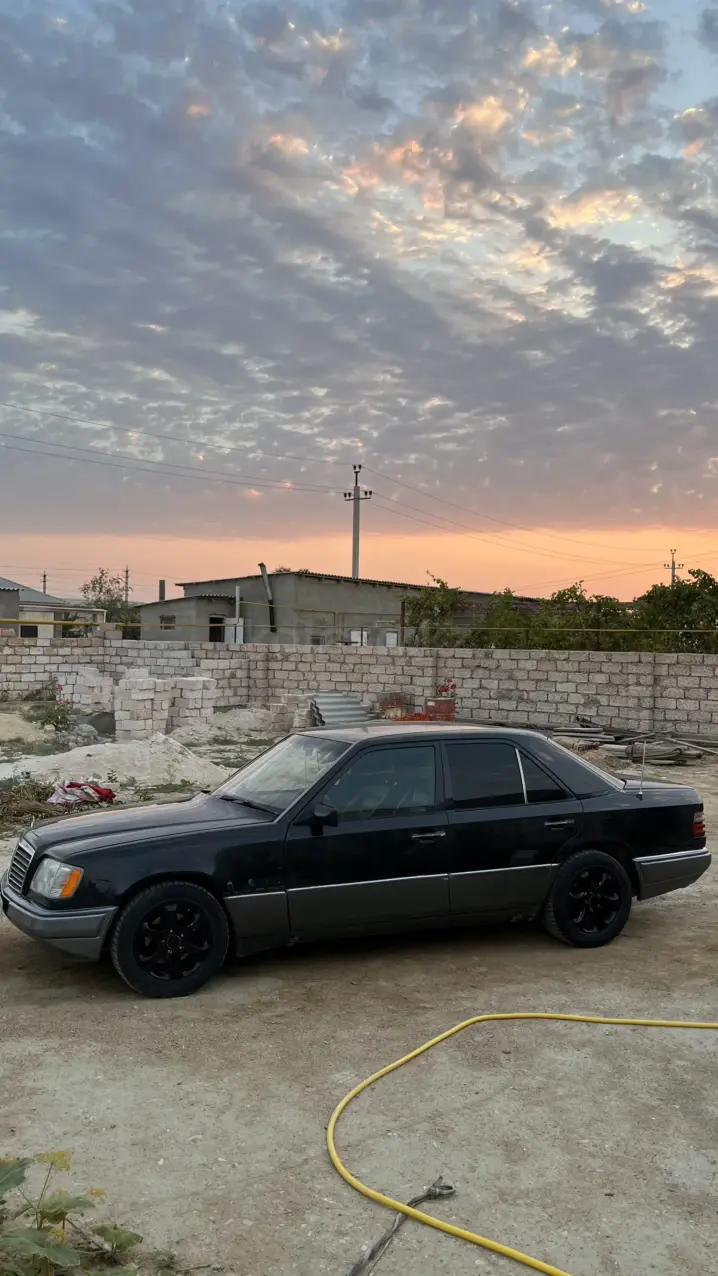 Mercedes-Benz E-Class, 1993