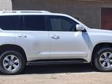 Toyota Land Cruiser Prado 2013 года за 14 900 000 тг. в Атырау – фото 2