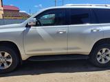 Toyota Land Cruiser Prado 2013 года за 14 900 000 тг. в Атырау – фото 4