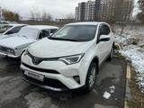 Toyota RAV4 2016 годаfor11 500 000 тг. в Усть-Каменогорск