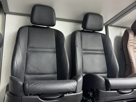 Сиденья комплектации спорт от bmw x5 E70 на lexus. Toyota за 450 000 тг. в Астана
