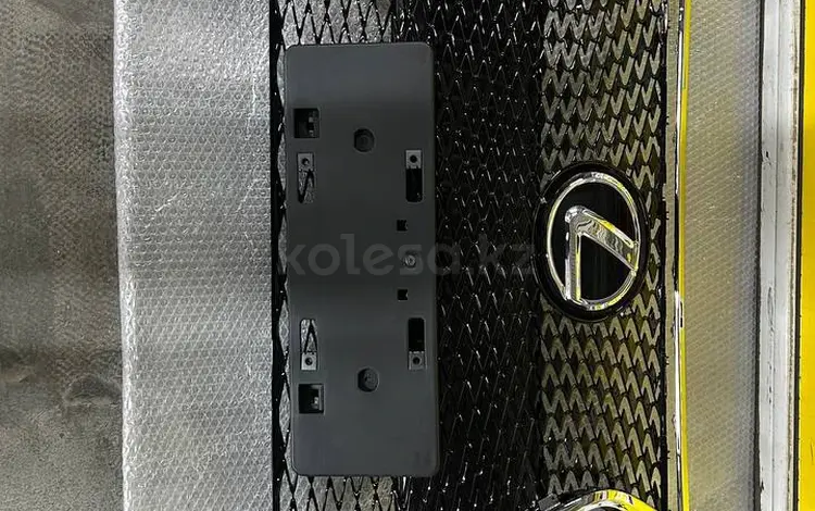 Решетка на Lexus IS 250 F sport за 105 000 тг. в Алматы
