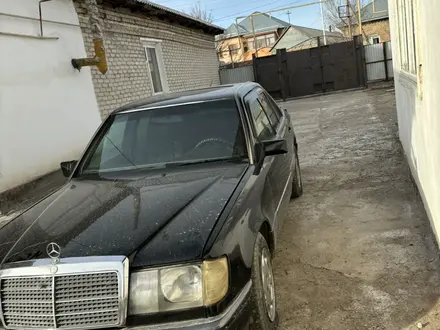 Mercedes-Benz E 230 1992 года за 1 400 000 тг. в Кызылорда – фото 2