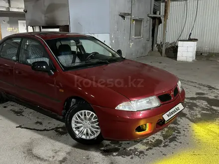 Mitsubishi Carisma 1995 года за 1 300 000 тг. в Алматы