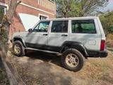 Jeep Cherokee 1993 года за 2 000 000 тг. в Алматы – фото 2