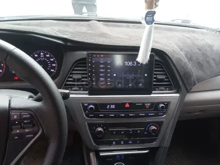 Hyundai Sonata 2016 года за 2 900 000 тг. в Актобе – фото 4